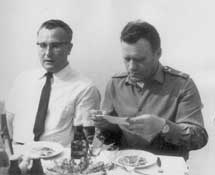 Праздничное застолье.