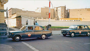 Советские патрули на КПП «Чарли».