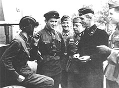 Советский бронеавтомобиль БА-20 возле штаба XIX моторизованного корпуса в Бресте 20.09.1939 г.