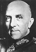 Командир 20 моторизованной дивизии М. фон Викторин.