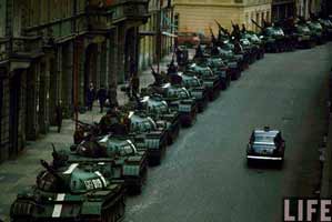 Колонна 10 отб перед выходом из Праги.