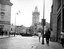 Танки 5 тр 10 отб на Староместской площади.