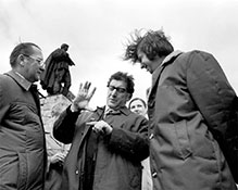 Один из авторов памятника Л. Е. Кербель.