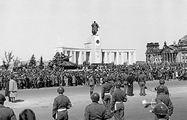 Последний совместный парад союзников 08.05.1946 г.