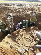 Работа на археологическом столе.