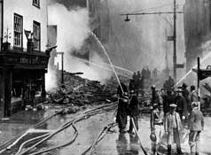 Тушение пожара на Фор-стрит.