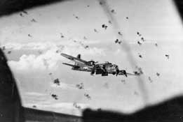 B-17 прорываются к Людвигсхафену.