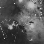 «Ланкастер» над Гамбургом.