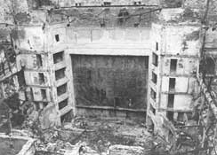 Развалины гамбургской оперы.