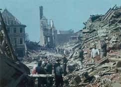 Расчистка развалин.