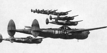 Строй истребителей 96-й аэ над Италией.