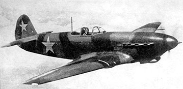 Серийный ЯК-9Т в полете.