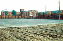 ТОбщий вид тюрьмы со стороны английских казарм.