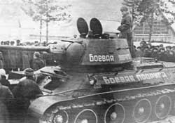 Митинг 8 марта 1943 г. на свердловском хлебомакаронном комбинате № 1. На снимке предположительно К. И. Байда.