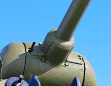 Маска пушки танка в Рощинском.