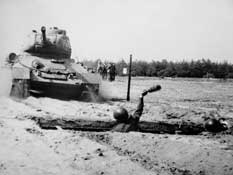 Полигон Штаков, 1969 г. Обкатка пехоты танками.