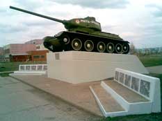 Танк в Рощинском.