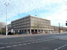 Раньше здесь был мост Науэнер Брюке, перед которым сгорела машина № 66.