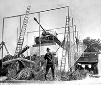 Танк в клетке.