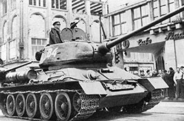 Т-34 на улице Берлина. 11.30 17.06.53.