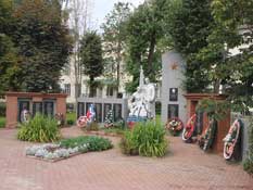 Мемориал советским воинам, павшим при освобождении Дорохово.